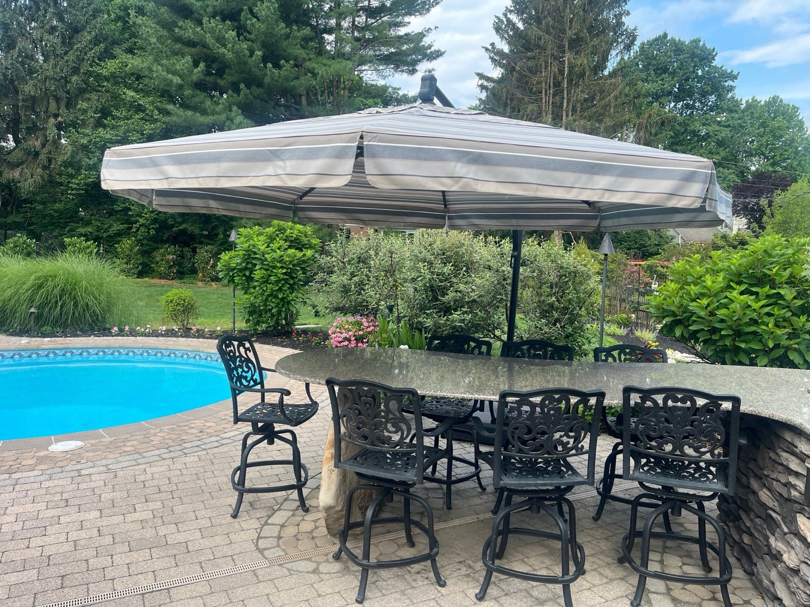 Hanamint Bar Chairs & Cantilever Umbrella
