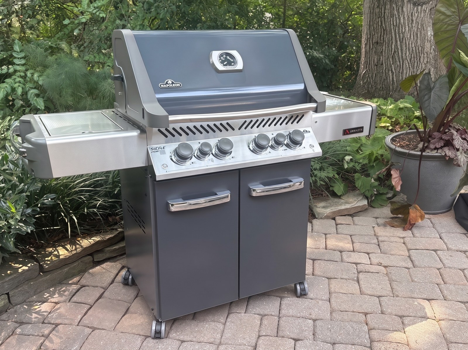Ambiance Prestige 500 Gas Grill